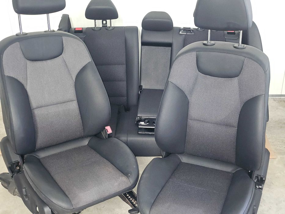 Conjunto Bancos frente e traseiros Mercedes C250 CDI S204