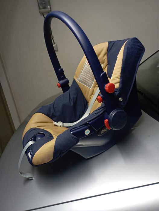 Ovo de bebé para o carro