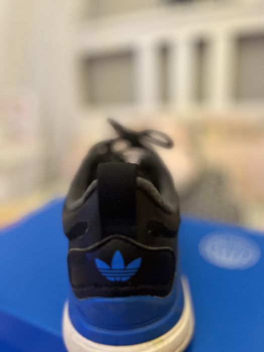 Tênis Adidas Zx_ 700_ hd