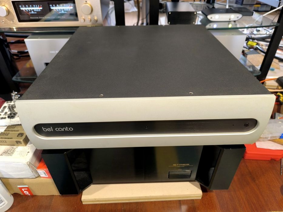 Bel Canto eVo6 II / Gen II – amplificador de potência 6 canais – 2 canais a funcionar