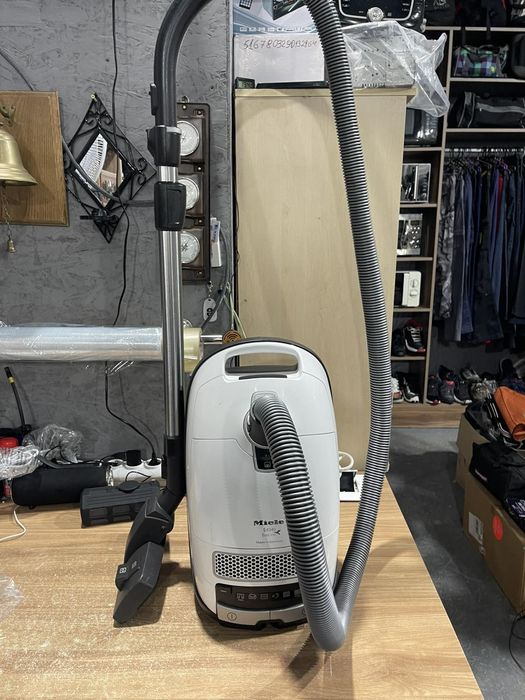 Пилосос Miele S8340