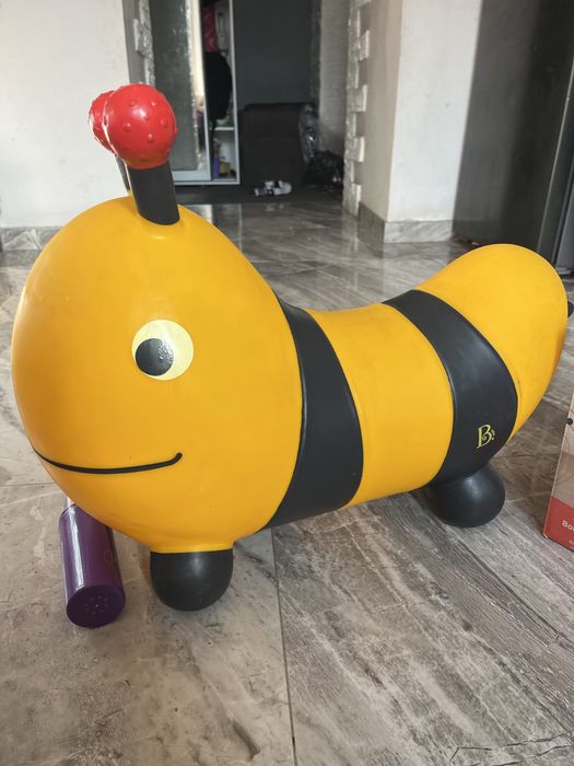 Бджілка пчела Battat пригун