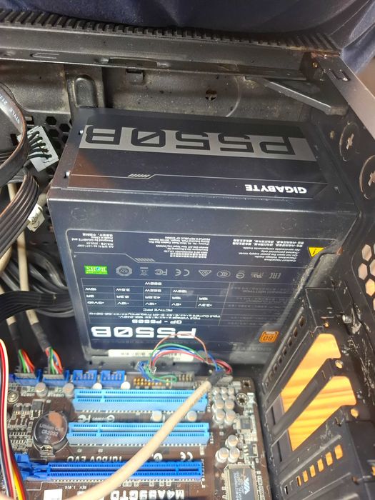 Компьютер системный блок 6 ядер в комп монитор клавиатура мышь колонки