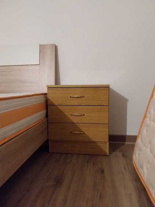 cama individual e roupeiro