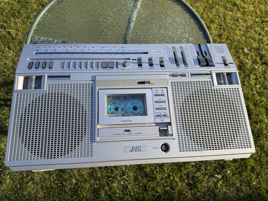 Продам магнитолу JVC M-80L