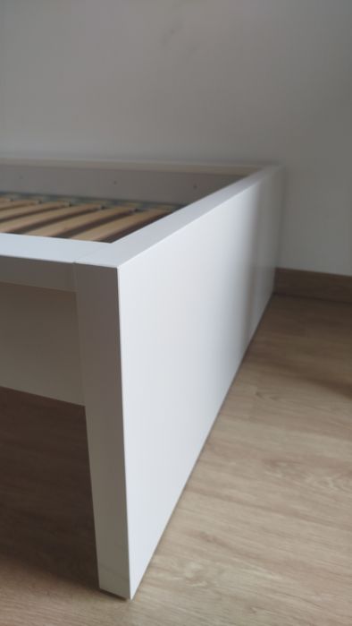 Cama IKEA com estrado