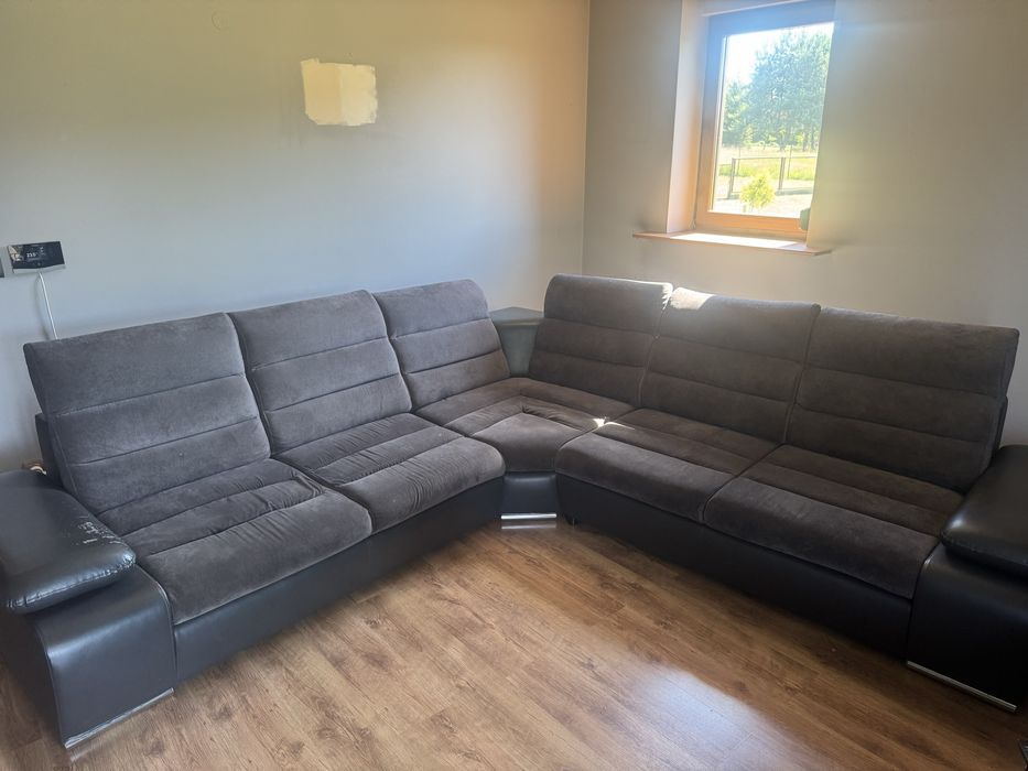 Duży narożnik 280x280 cm do renowacji / dla tapicera – solidna konstrukcja