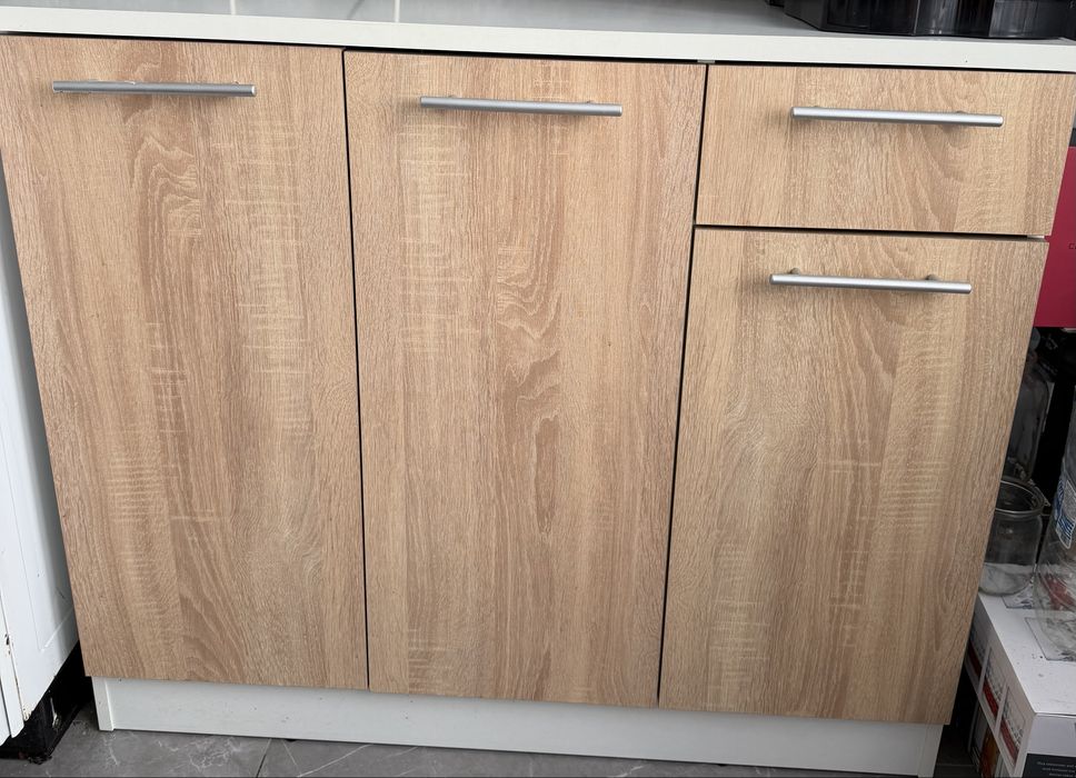 Кухонна тубма біла з світло-коричневим комод