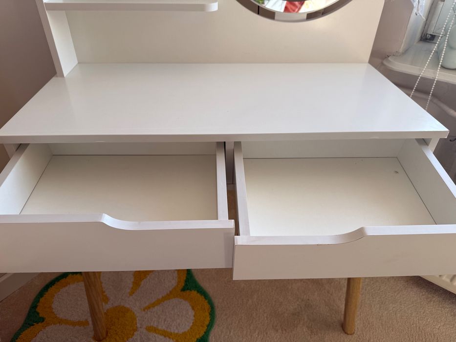 Toaletka dla dziewczynki