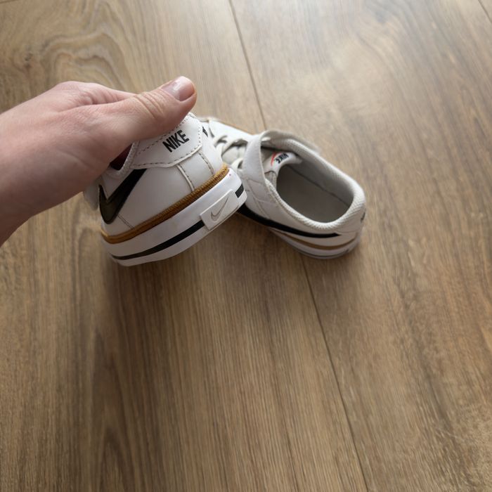 Дитячі шкіряні  кросівки Nike ( устілка 16)