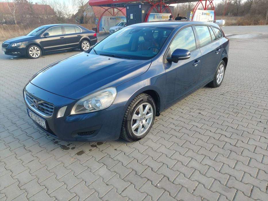 Volvo V60 Volvo V60 2.0 D3 R5 Summum Ledwo dotarty!