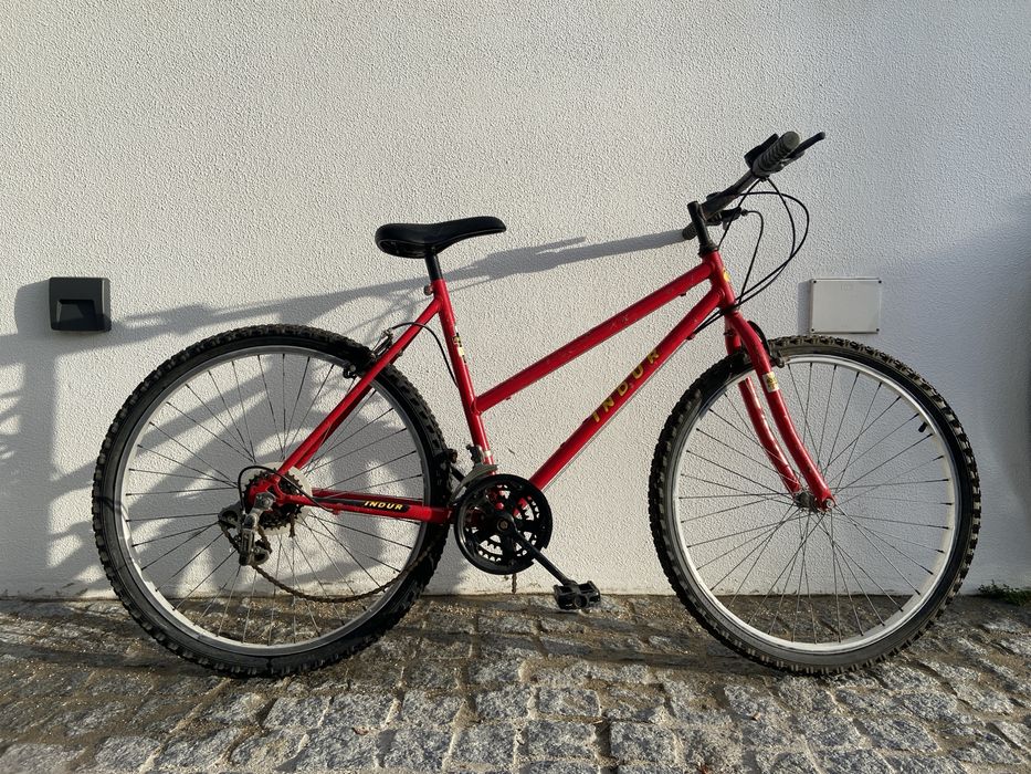 Bicicleta Indur Vermelha