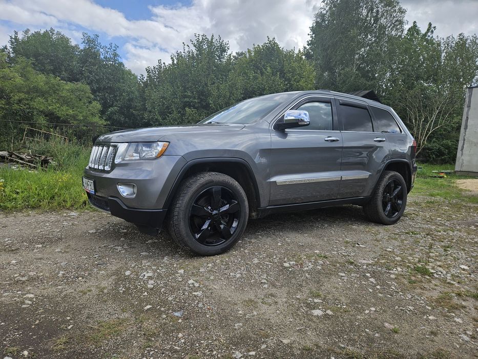 Jeep Grand Cherokee wk2 5.7 Overland Summit