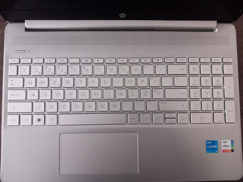 Portátil HP 15S-EQ2103NP (15,6'' - AMD Ryzen 7 5700U - RAM: 16 GB - 1