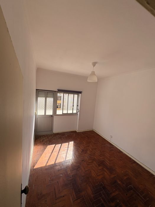 Arrenda-se apartamento T2