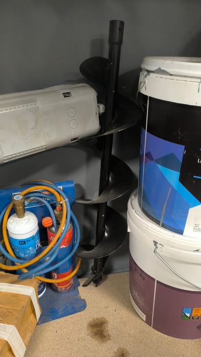 Máquina fazer furos. Nova, nunca utilizada MARCA HECHT MOTORS MODELO G