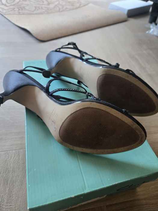 Eleganckie sandały Clarks