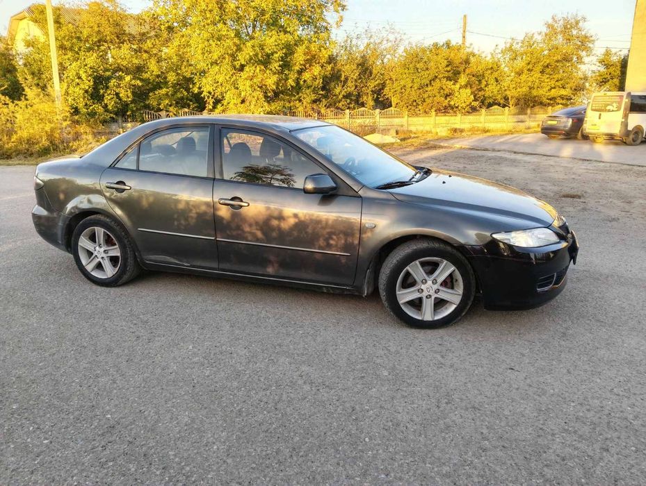 автомобіль Mazda
