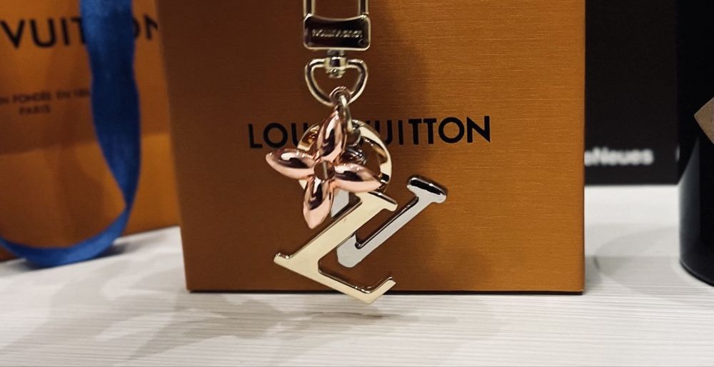 Брелок Louis Vuitton оригинал новый на подарок