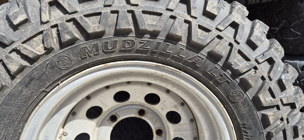 Pneus MUD todo terreno