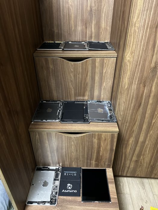 ЛОТ Ipad/Iphone/airpods працюють!