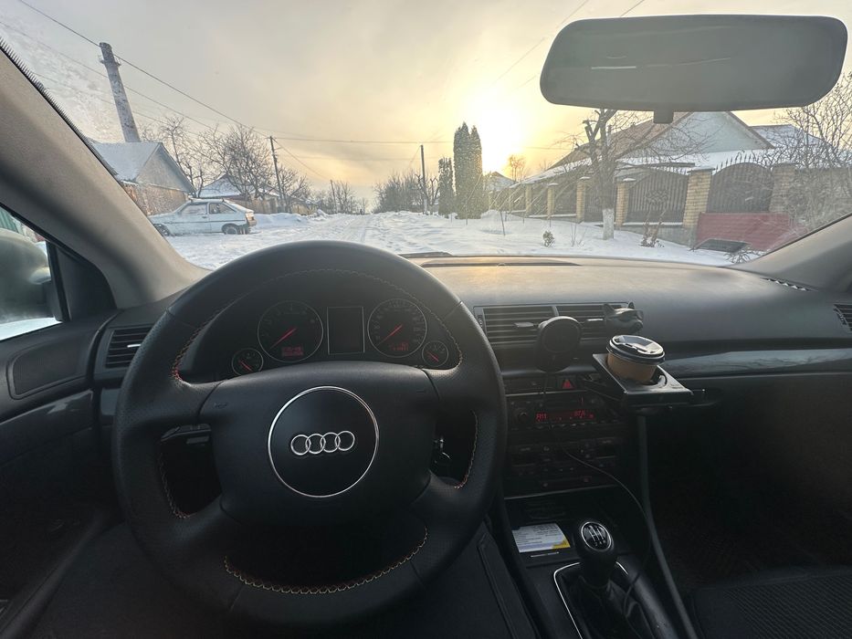 Audi A4 B6 седан