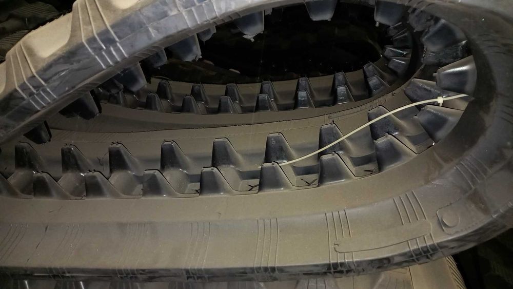 Гумова гусениця 320х86х52 , 
резиновая гусеница 320/86/52