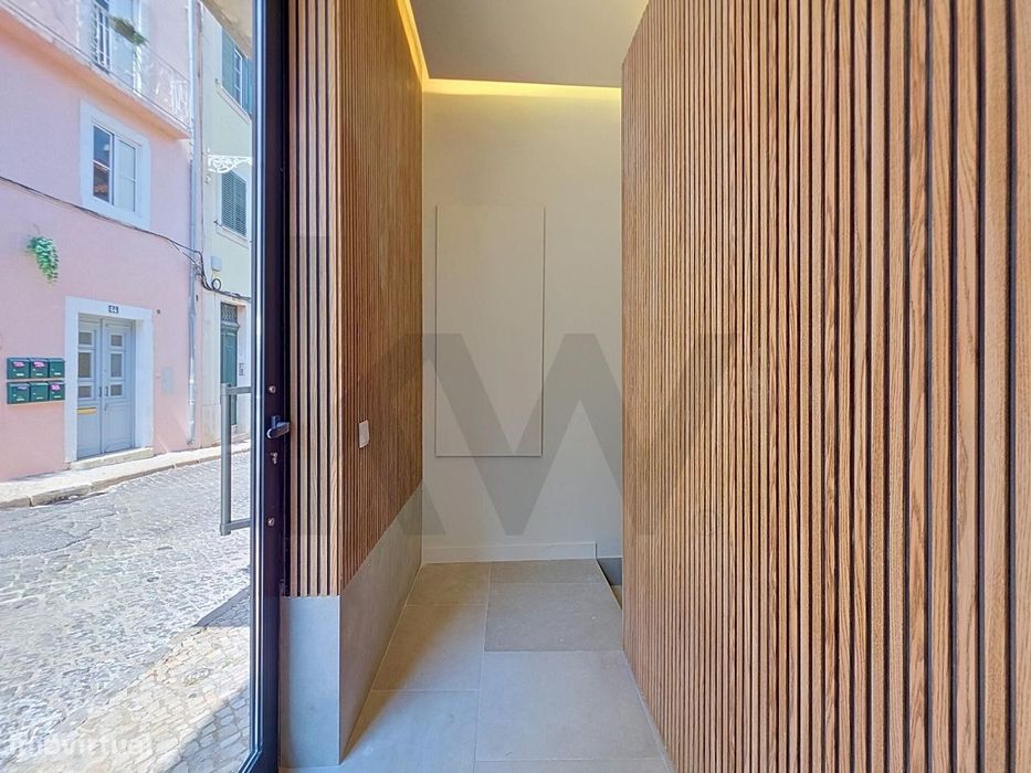 Espaço comercial convertido num apartamento T3!