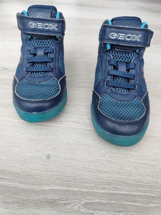 Botas/Sapatilhas GEOX - Tam. 31
Em perfeito estado!