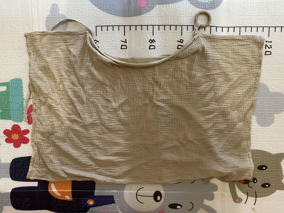 Накидка для годування