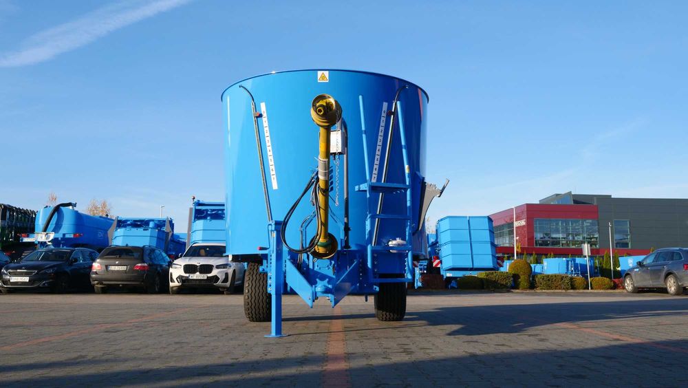 Wóz paszowy EUROMILK RINO FX 1000 HD [10m3]