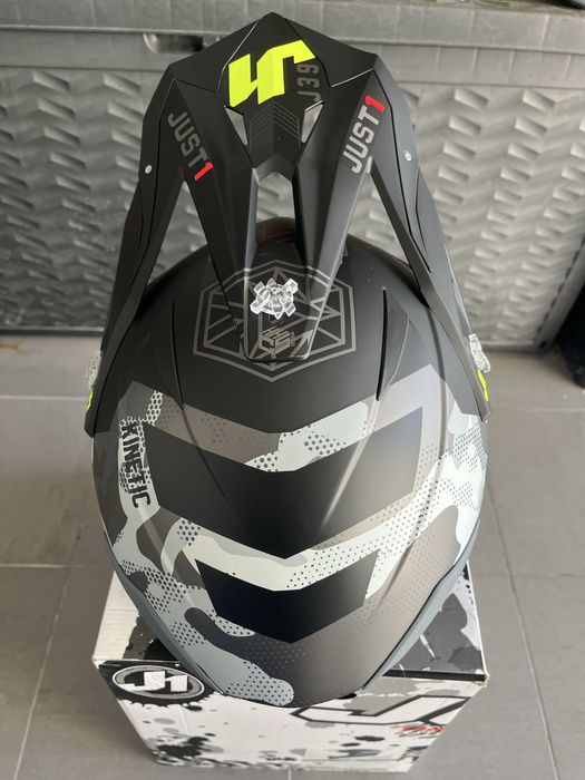 Capacete Just 1  J39 Kinetic
