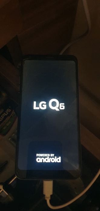 Smartfon  lg  q6
