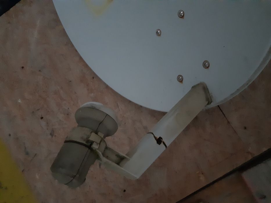 Antena satelitarna