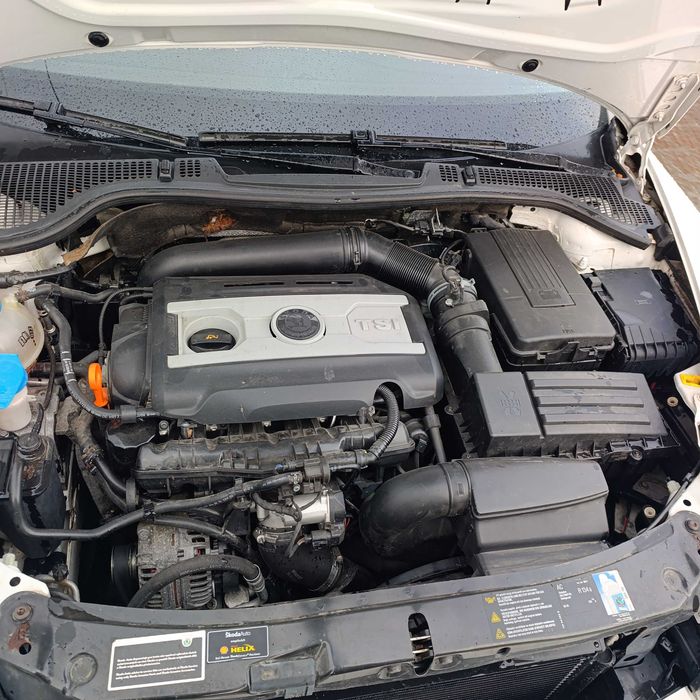 Продаю автомобіль Skoda 1.8 бензин