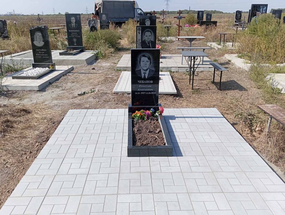 Гранитные памятники