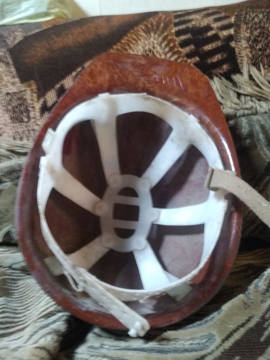 Продам каски до 20 ши.