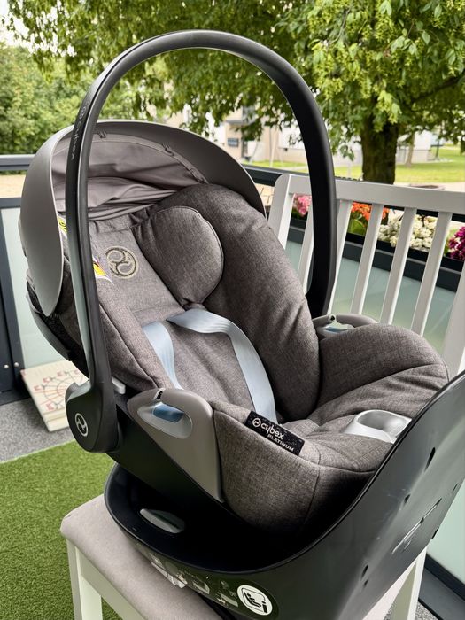 Продаю автокрісло Cybex Cloud Z i-Size з базою Isofix