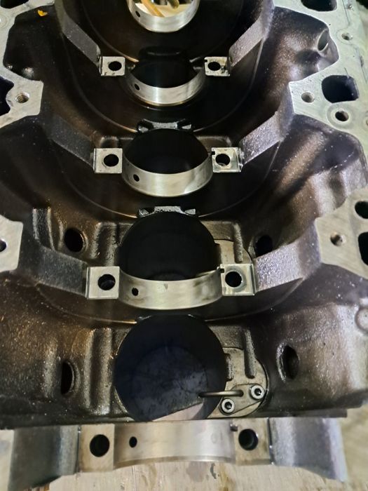 Блок циліндрів двигуна BMW M47 2.0 D