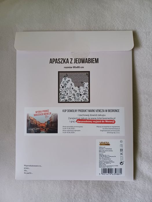 nowa apaszka z jedwabiem marki Venezia z kwiatowym motywem