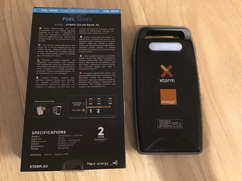 Xtrom Hybrid Solar bank 10 000 mAh powerbank FS103