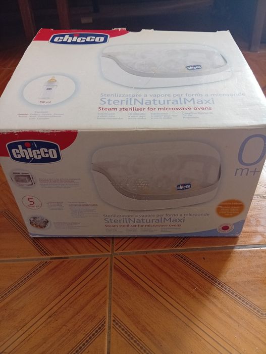 Esterilizador de biberões CHICCO + 5 Biberões de Vidro NORMAX