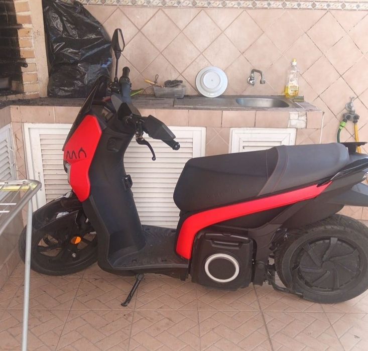 Vende-se mota elétrica