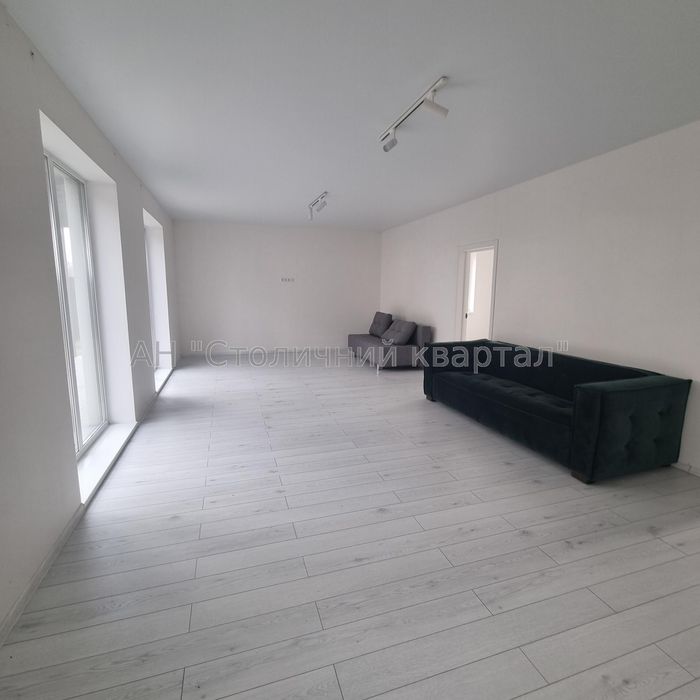 Продаж будинку з ремонтом та меблями у с. Гореничі