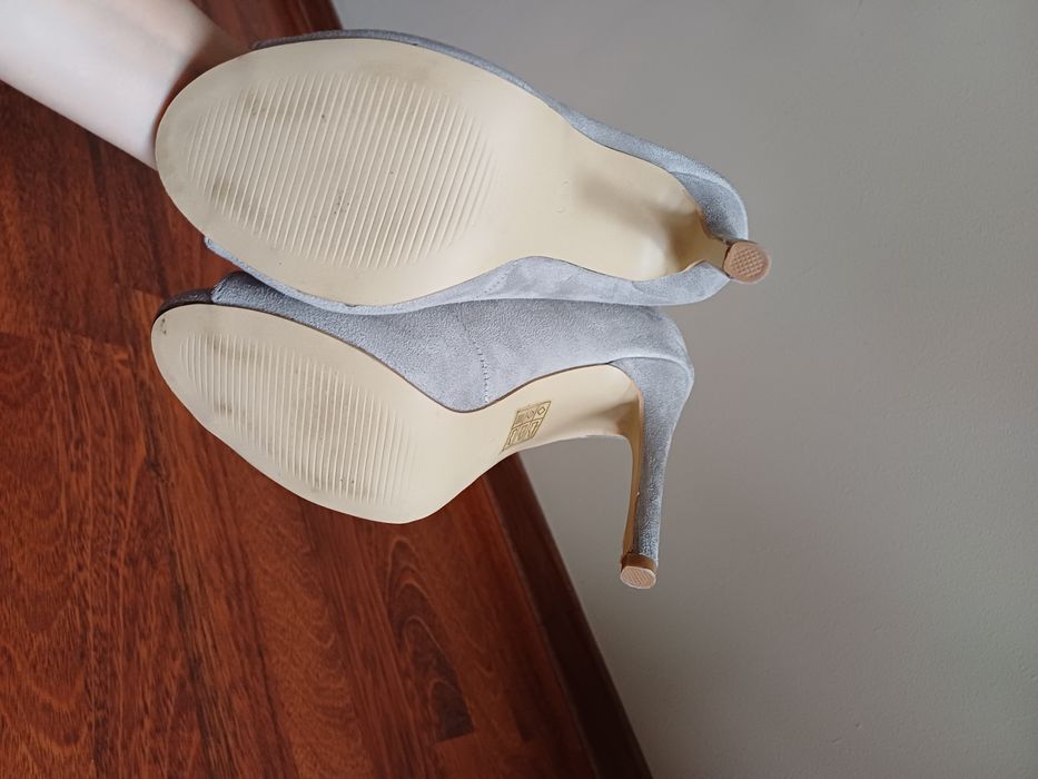 Szare buty szpilki wsuwane. 37