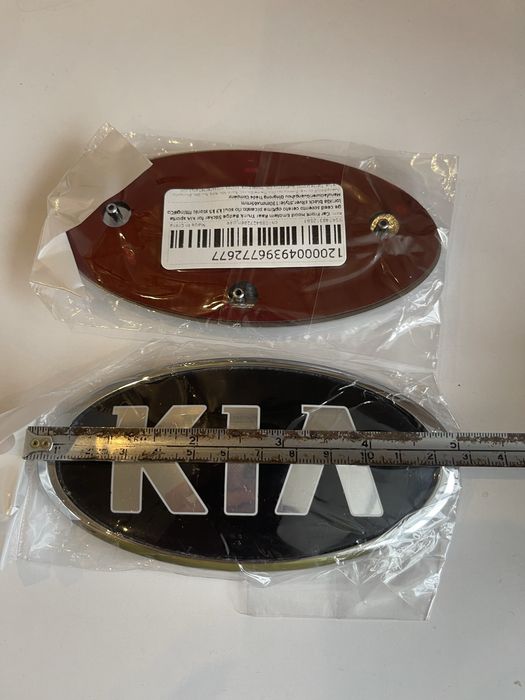 Емблема KIA комплект 2шт