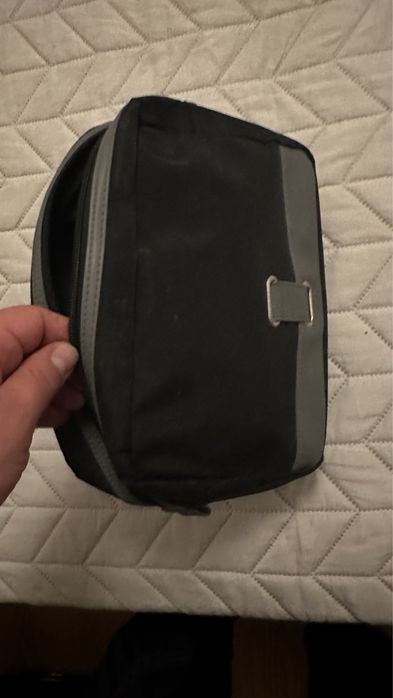 Necessaire de viagem/Ginasio preta/cinza