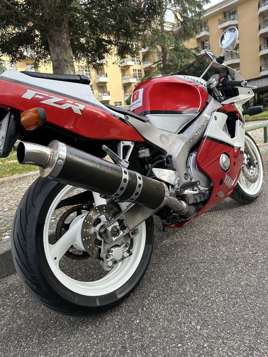 Yamaha FZR 400RR (4DX)