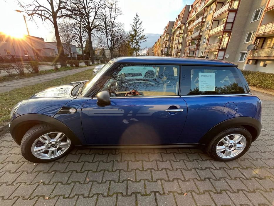 MINI ONE Do sprzedania mini One 1.6 manualna nowe amortyzatory cena 16 000