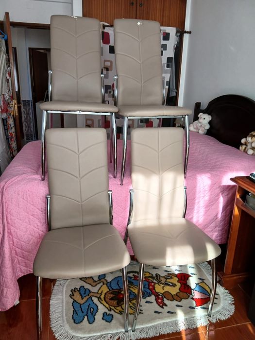 4 cadeiras de sala de jantar